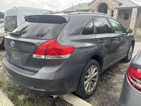 Used 2011 Toyota Venza FWD image 4