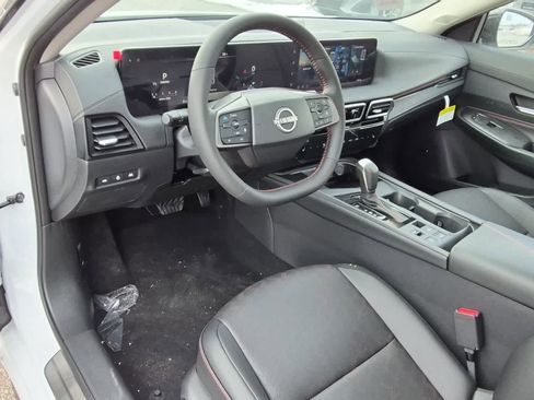 New 2026 Nissan Sentra SR w/ SR Premium Package FWD image 11