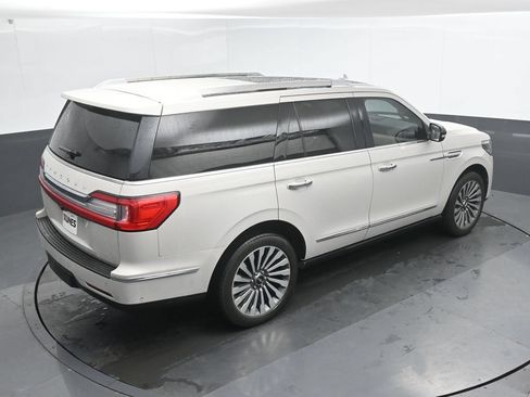 Used 2019 Lincoln Navigator Reserve AWD/4WD image 32