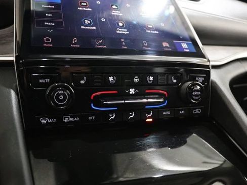 Used 2023 Jeep Grand Cherokee L Limited w/ Luxury Tech Group II AWD/4WD image 32