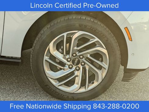 Certified 2025 Lincoln Navigator Reserve image 12