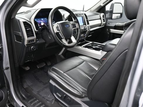 Used 2021 Ford F250 Lariat AWD/4WD image 2