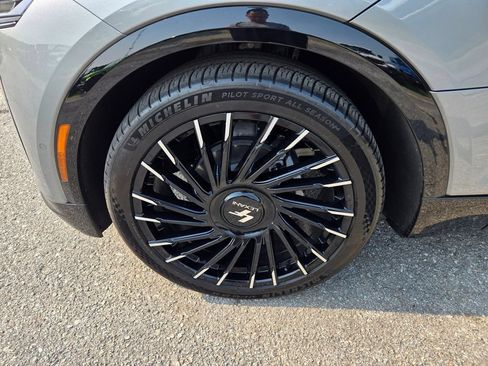 Used 2025 Cadillac Lyriq Sport RWD image 9