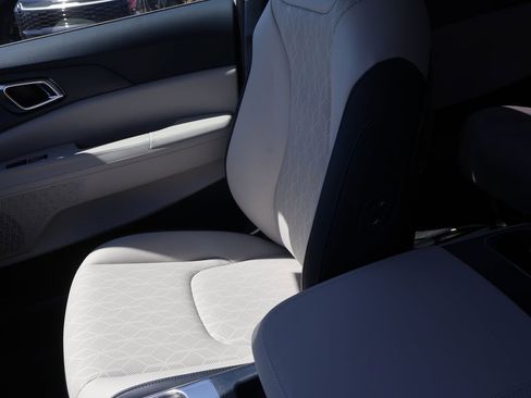 New 2026 Kia Carnival EX FWD image 20