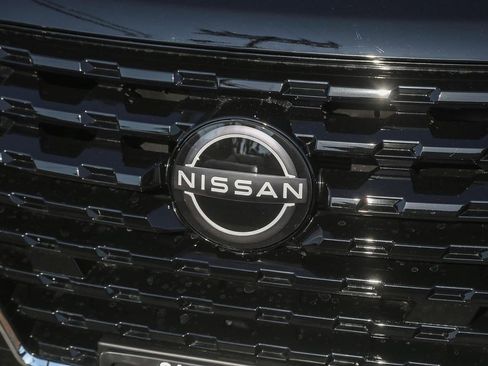 New 2025 Nissan Kicks Play S FWD image 5