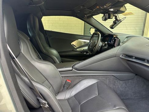 Used 2022 Chevrolet Corvette Stingray Preferred Cpe w/ Z51 Performance Package RWD image 17