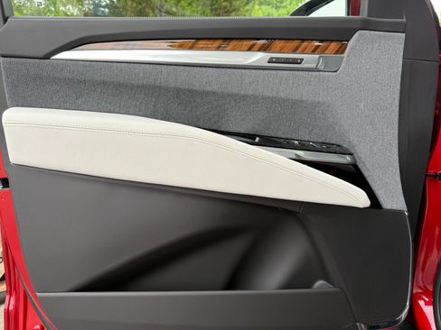 Used 2025 Cadillac Escalade Sport Platinum w/ LPO, Floor Liner Package AWD/4WD image 58