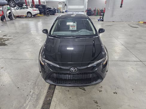 Used 2021 Toyota Corolla LE w/ Carpet Mat Package (TMS) image 12