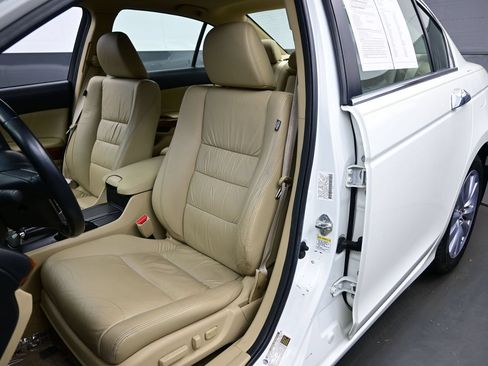 Used 2011 Honda Accord EX-L image 12