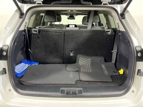 Used 2024 Toyota Highlander XLE image 31