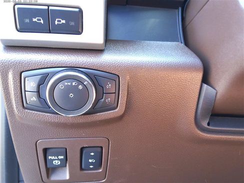 Used 2018 Ford F150 King Ranch w/ Equipment Group 601A Luxury AWD/4WD image 18