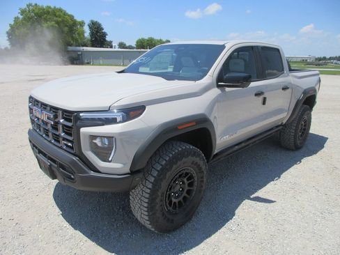 New 2026 GMC Canyon AT4X w/ AT4X AEV Edition AWD/4WD image 10