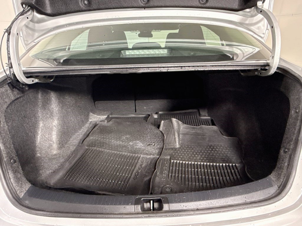 Used 2025 Toyota Corolla LE FWD image 33
