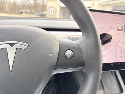 Used 2023 Tesla Model 3 Standard Range image 34