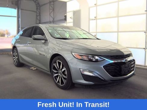 Used 2025 Chevrolet Malibu RS FWD image 4