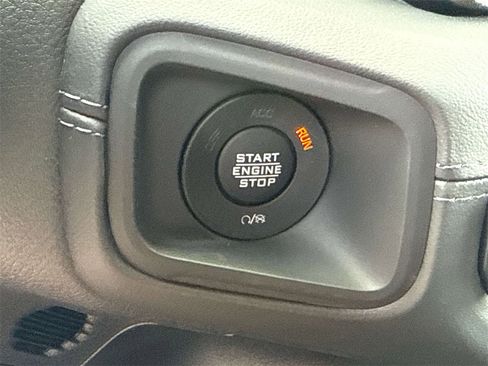 New 2025 Jeep Gladiator Mojave w/ Convenience Group image 28