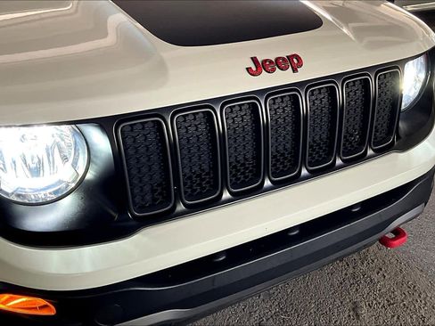 Used 2023 Jeep Renegade Trailhawk image 29