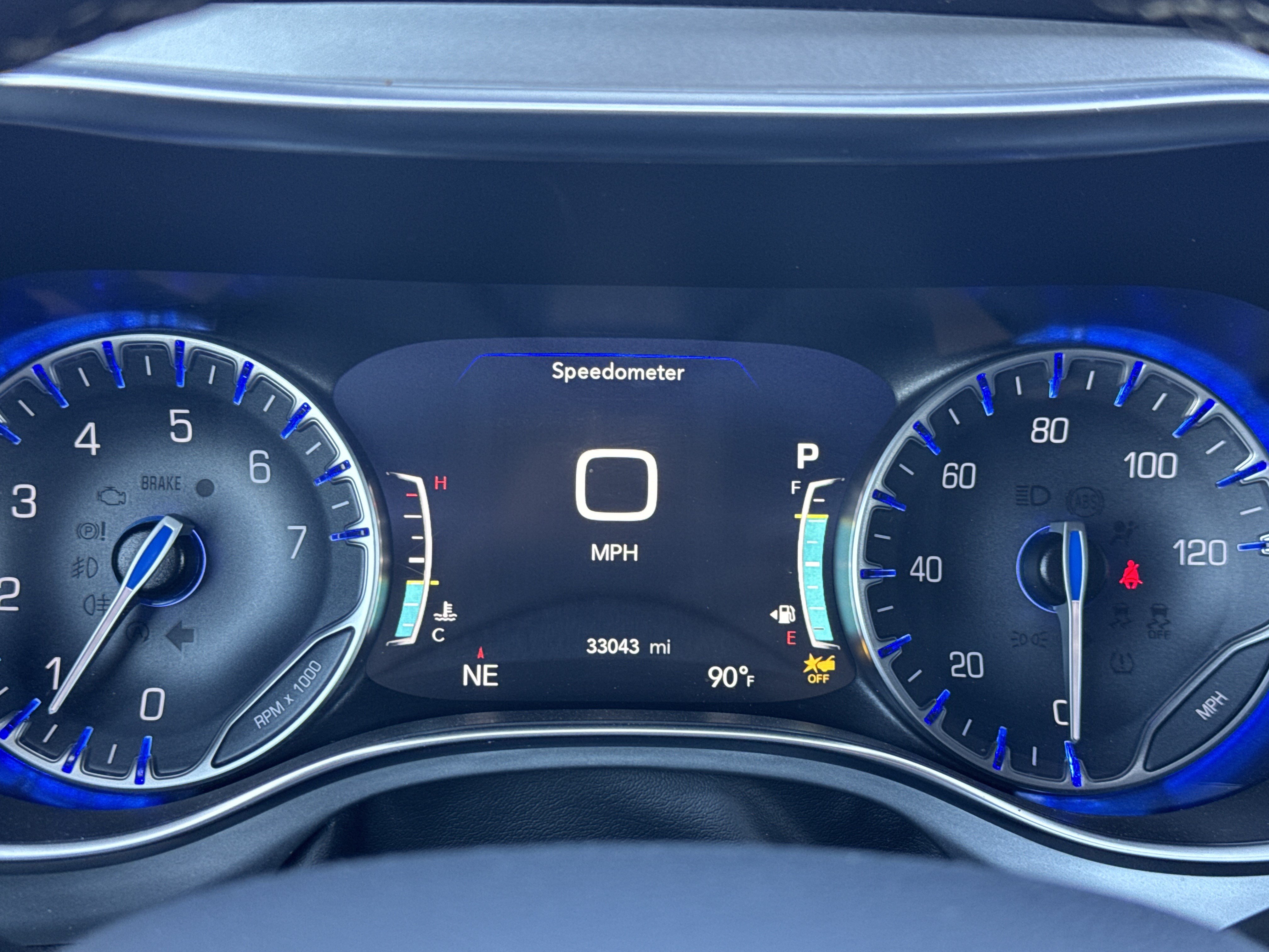 Used 2026 Chrysler Pacifica Limited FWD image 11