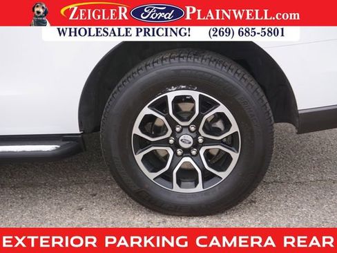 Used 2024 Ford Expedition XLT image 9