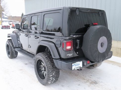 Used 2020 Jeep Wrangler Unlimited Sahara w/ Cold Weather Group image 8