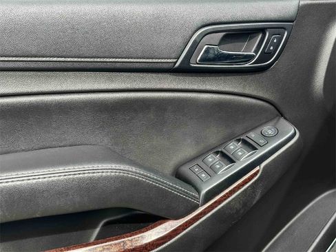 Used 2017 GMC Yukon XL SLE w/ SLE Value Package image 8