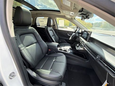 New 2026 Lincoln Corsair Premiere image 27