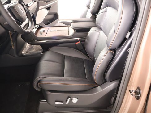 New 2026 Lincoln Navigator Black Label AWD/4WD image 12