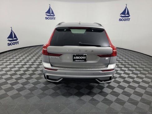 Used 2023 Volvo XC60 T8 Plus w/ Climate Package image 5