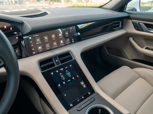 Used 2025 Porsche Taycan image 16