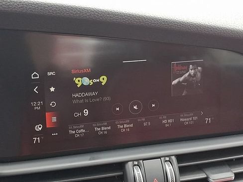 Used 2023 Alfa Romeo Giulia Veloce RWD image 17