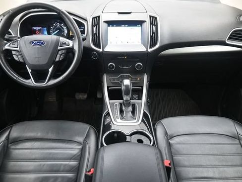 Used 2017 Ford Edge SEL w/ Equipment Group 201A AWD/4WD image 21