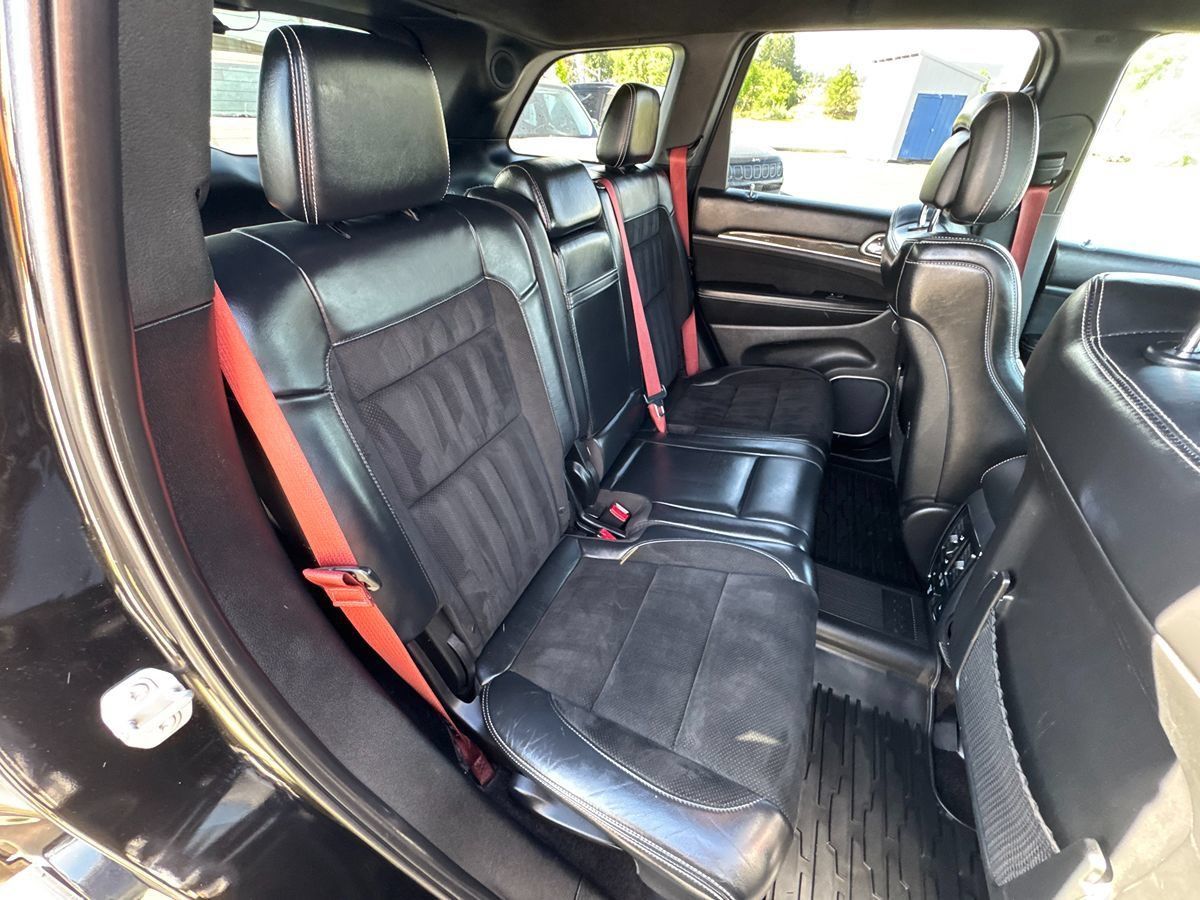 Used 2017 Jeep Grand Cherokee SRT AWD/4WD image 31