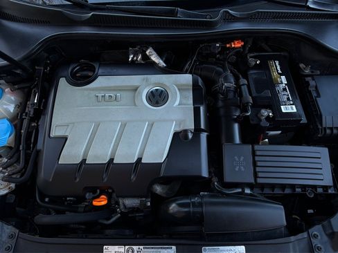 Used 2012 Volkswagen Golf TDI image 9