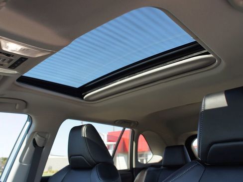 Used 2025 Toyota RAV4 XLE Premium image 6