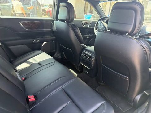 Used 2019 Lincoln Continental Premiere FWD image 7
