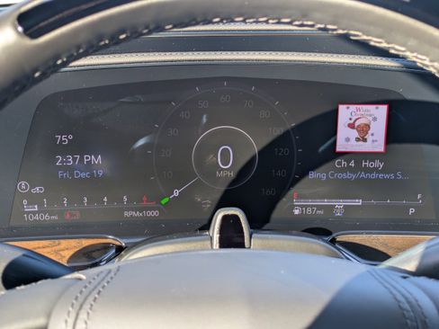 Used 2024 Cadillac Escalade Premium Luxury Platinum image 21