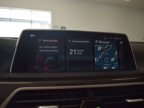 Used 2019 BMW 740i RWD image 33