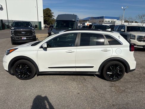 Used 2019 Kia Niro S Touring image 8