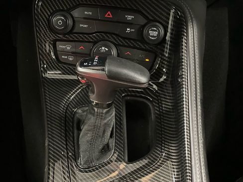 Used 2019 Dodge Challenger SXT image 31