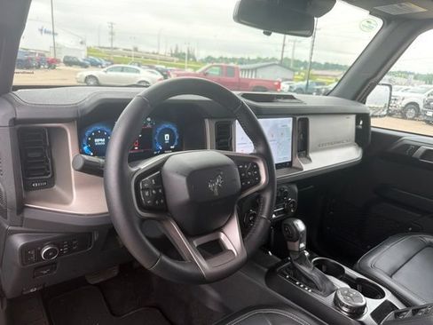 Used 2025 Ford Bronco Outer Banks AWD/4WD image 10