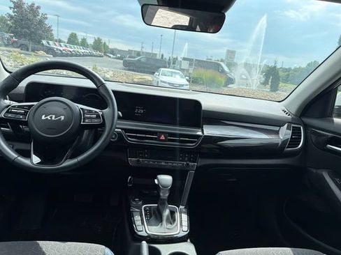 Used 2024 Kia Seltos S AWD/4WD image 13