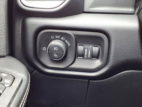New 2026 RAM 2500 Laramie AWD/4WD image 15