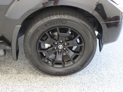 Used 2021 Nissan Frontier SV w/ Midnight Edition Floor Mats RWD image 5