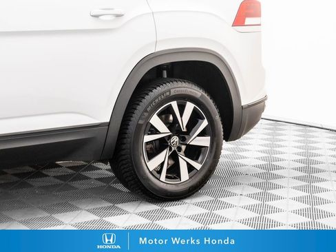 Used 2021 Volkswagen Atlas Cross Sport SE image 31