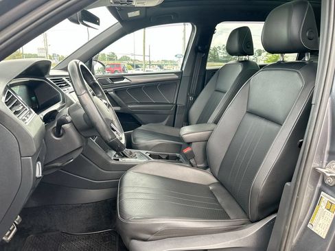 Used 2022 Volkswagen Tiguan SE R-Line FWD image 8