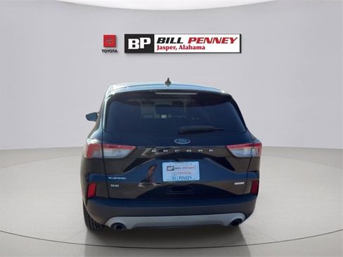 Used 2020 Ford Escape SE image 4