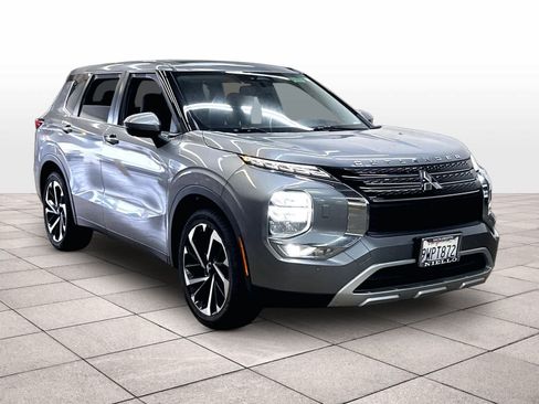 Used 2022 Mitsubishi Outlander SE AWD/4WD image 2