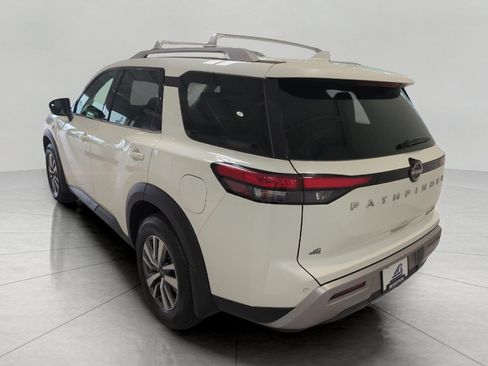 Used 2023 Nissan Pathfinder SL AWD/4WD image 8