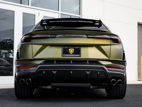 Used 2024 Lamborghini Urus Performante AWD/4WD image 27