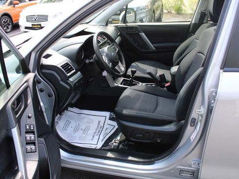 Used 2018 Subaru Forester 2.5i Premium AWD/4WD image 21